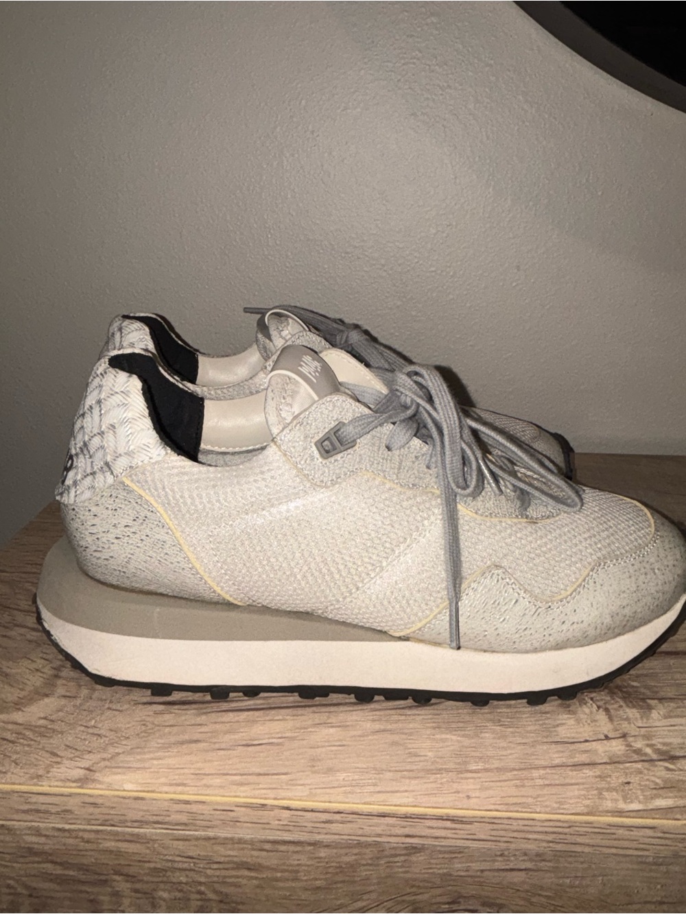 P448 CANCUN LOW TOP SNEAKERS WOMEN'S SIZE 38 BEIGE WHITE  LACES - Picture 10 of 11